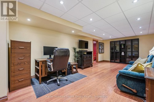28 Edward Street, Mapleton, ON 