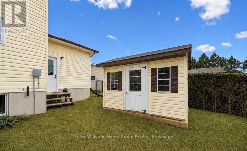 28 Edward Street, Mapleton, ON 