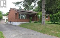 802 PHYLLIS STREET  London South (South E), ON N6J 2Z5