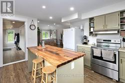 Bright & spacious Kitchen - 