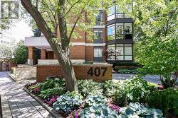 401 - 407 WALMER ROAD Toronto, ON M5R 3N2