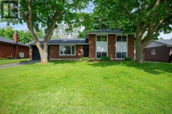 19 TAYLOR AVENUE  Cambridge, ON N1R 5M1