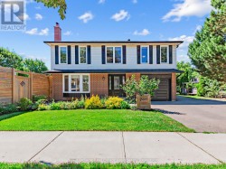 2441 WINTHROP CRESCENT  Mississauga, ON L5K 2A8
