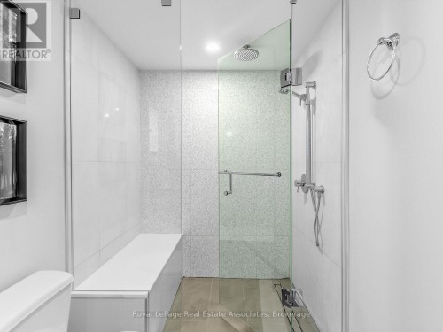Primary Ensuite - 2441 Winthrop Crescent, Mississauga, ON 