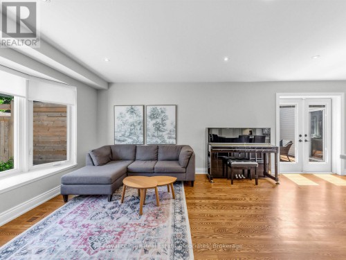 Living Roomq - 2441 Winthrop Crescent, Mississauga, ON 