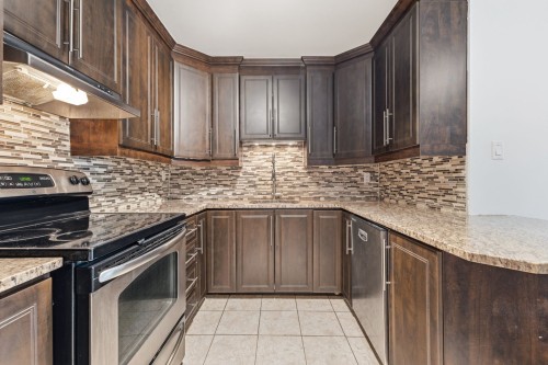 Kitchen - 213 Place Des Sorbiers, Gatineau (Hull), QC - Indoor Photo Showing Kitchen With Upgraded Kitchen