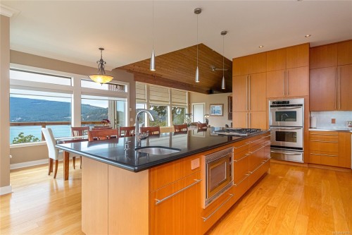 526 Bayview Pl, Duncan, BC 