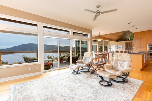 526 Bayview Pl, Duncan, BC 