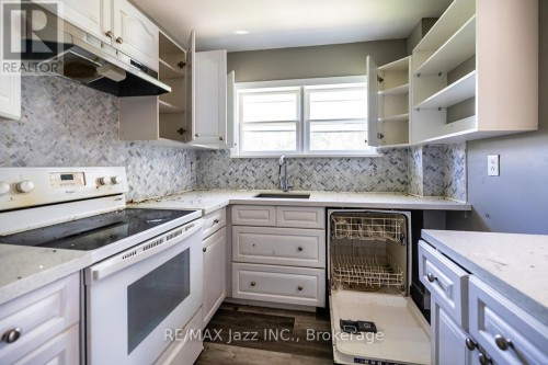 2216 Highway 2, Clarington, ON 