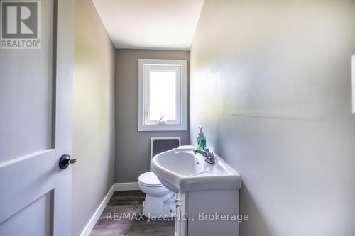 2216 Highway 2, Clarington, ON 