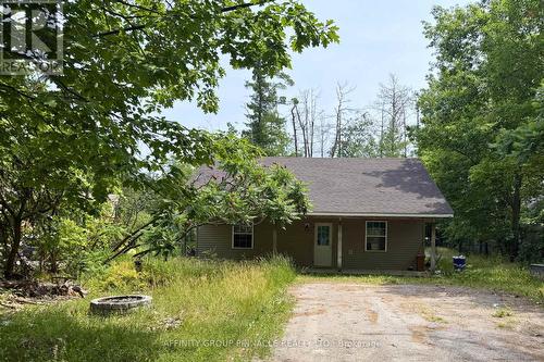 2 OAKWOOD DRIVE  Kawartha Lakes (Verulam), ON K0M 1N0