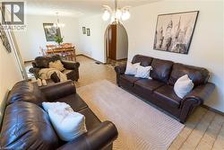 Spacious family room - 