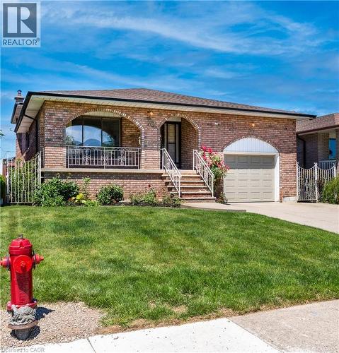 Beautiful property on a great location - 102 Markson Crescent, Hamilton, ON 