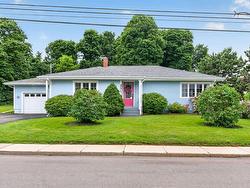 351 Maple Avenue  Summerside, PE C1N 2H5