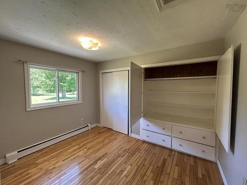 826 1 Highway, Mount Denson, NS - Indoor Photo Showing Other Room