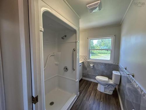 826 1 Highway, Mount Denson, NS - Indoor Photo Showing Bathroom
