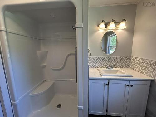 826 1 Highway, Mount Denson, NS - Indoor Photo Showing Bathroom