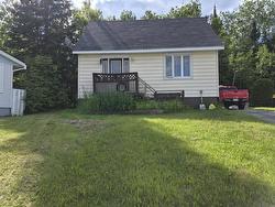 7 Essa Place  Manitouwadge, ON P0T 2C0