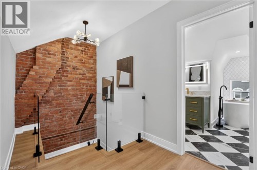 118 Cathcart Street, Hamilton, ON 