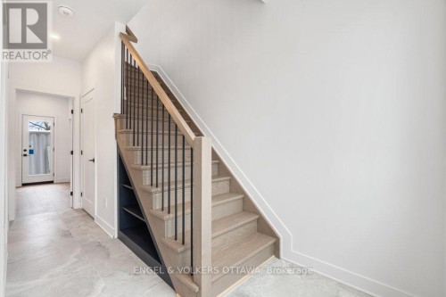 71 PARENT AVENUE , Ottawa, Ontario K1N 0E6 4