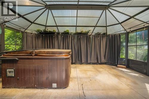 135 Wexford Avenue S, Hamilton, ON 