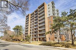 605 - 15 ELIZABETH STREET N  Mississauga, ON L5G 2Z3