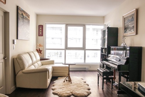 Salon - 4708-5150 Rue Buchan, Montréal (Côte-Des-Neiges/Notre-Dame-De-Grâce), QC 