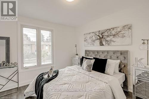 Upper - 16 Upper Canada Drive, Kitchener, ON 