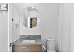 Main Bathroom - 