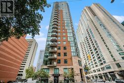 PH#4 - 445 LAURIER AVENUE W Ottawa, ON K1N 6R4
