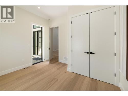 Bedroom 2 with home based business option - 979 Loseth Drive, Kelowna, BC 
