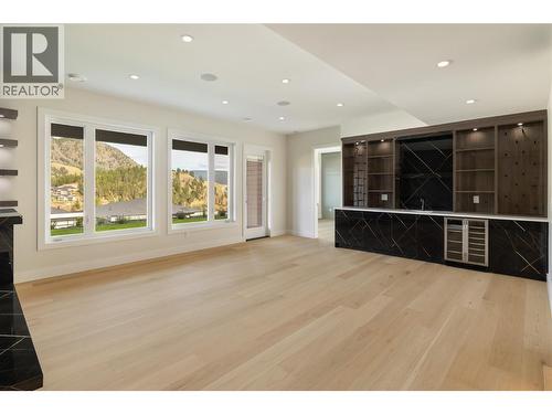 Access to back yard - 979 Loseth Drive, Kelowna, BC 