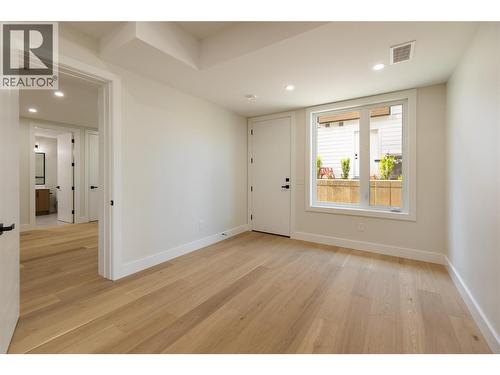 BOnus space with door, potential for nanny suite - 979 Loseth Drive, Kelowna, BC 