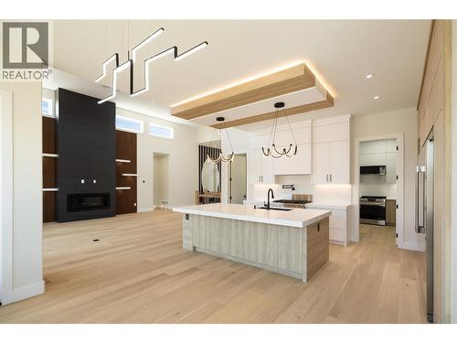 979 Loseth Drive, Kelowna, BC 