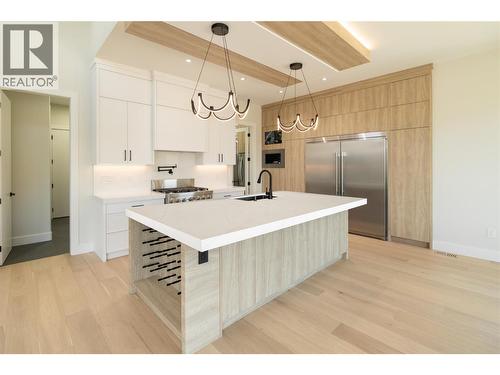979 Loseth Drive, Kelowna, BC 