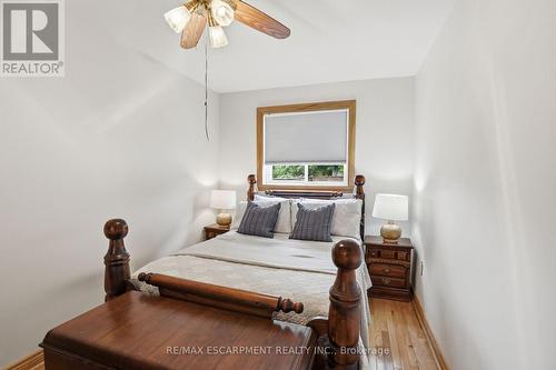 17 Tuxedo Avenue S, Hamilton, ON 