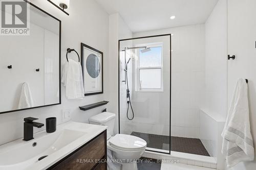 17 Tuxedo Avenue S, Hamilton, ON 