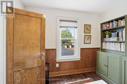 17 Tuxedo Avenue S, Hamilton, ON 