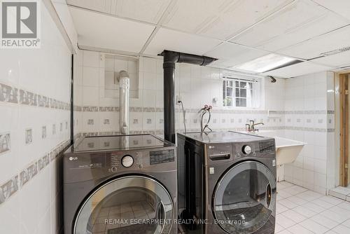 17 Tuxedo Avenue S, Hamilton, ON 