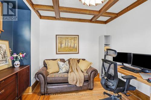 17 Tuxedo Avenue S, Hamilton, ON 
