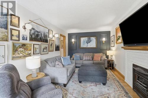 17 Tuxedo Avenue S, Hamilton, ON 