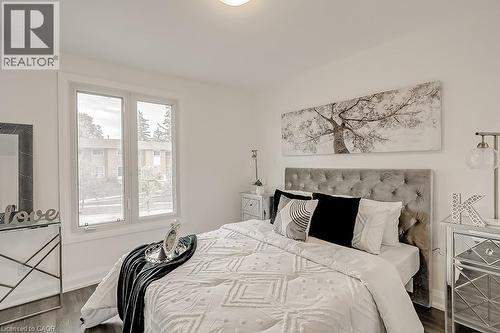 16 Upper Canada Drive Unit# Upper, Waterloo, ON 