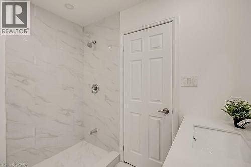 16 Upper Canada Drive Unit# Upper, Waterloo, ON 