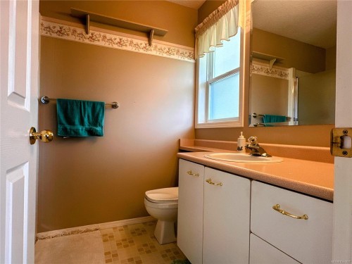 5295 Crestview Dr, Nanaimo, BC 