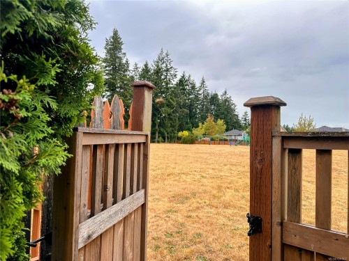 5295 Crestview Dr, Nanaimo, BC 