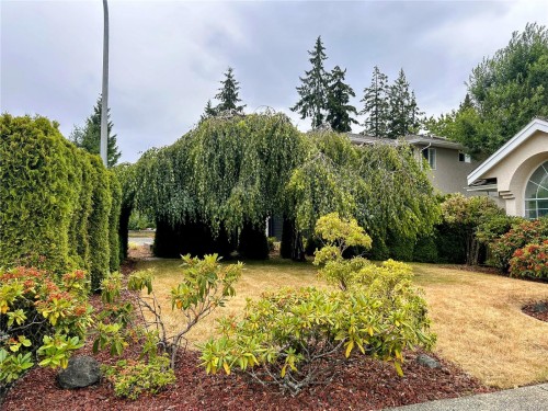 5295 Crestview Dr, Nanaimo, BC 