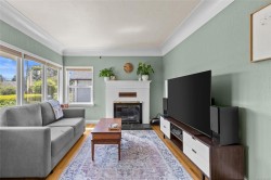 1726 Albert Ave Victoria, BC V8R 1Z1