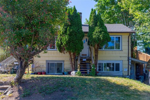 126 Queens Rd, Duncan, BC 