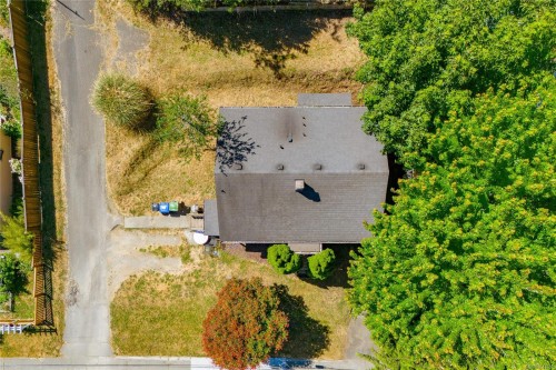 126 Queens Rd, Duncan, BC 