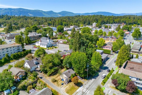 126 Queens Rd, Duncan, BC 